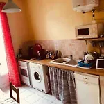 Charming Quiet Big Flat Surrounding Gardens Daire *