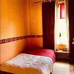 Charming Quiet Big Flat Surrounding Gardens