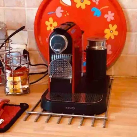 Charming Quiet Big Flat Surrounding Gardens *