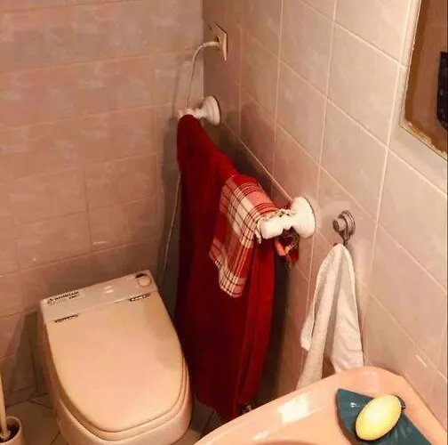 Charming Quiet Big Flat Surrounding Gardens דירה *