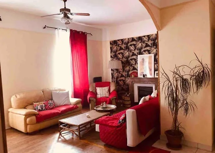 Charming Quiet Big Flat Surrounding Gardens *