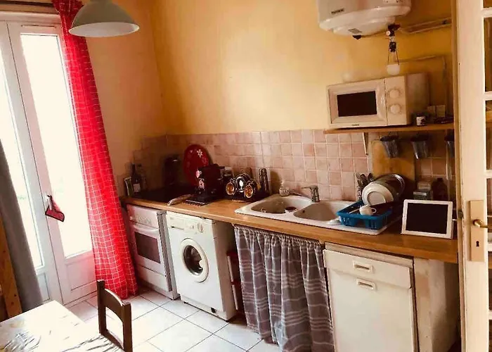 Charming Quiet Big Flat Surrounding Gardens Apartament *