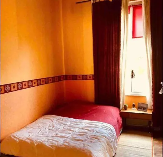 Charming Quiet Big Flat Surrounding Gardens